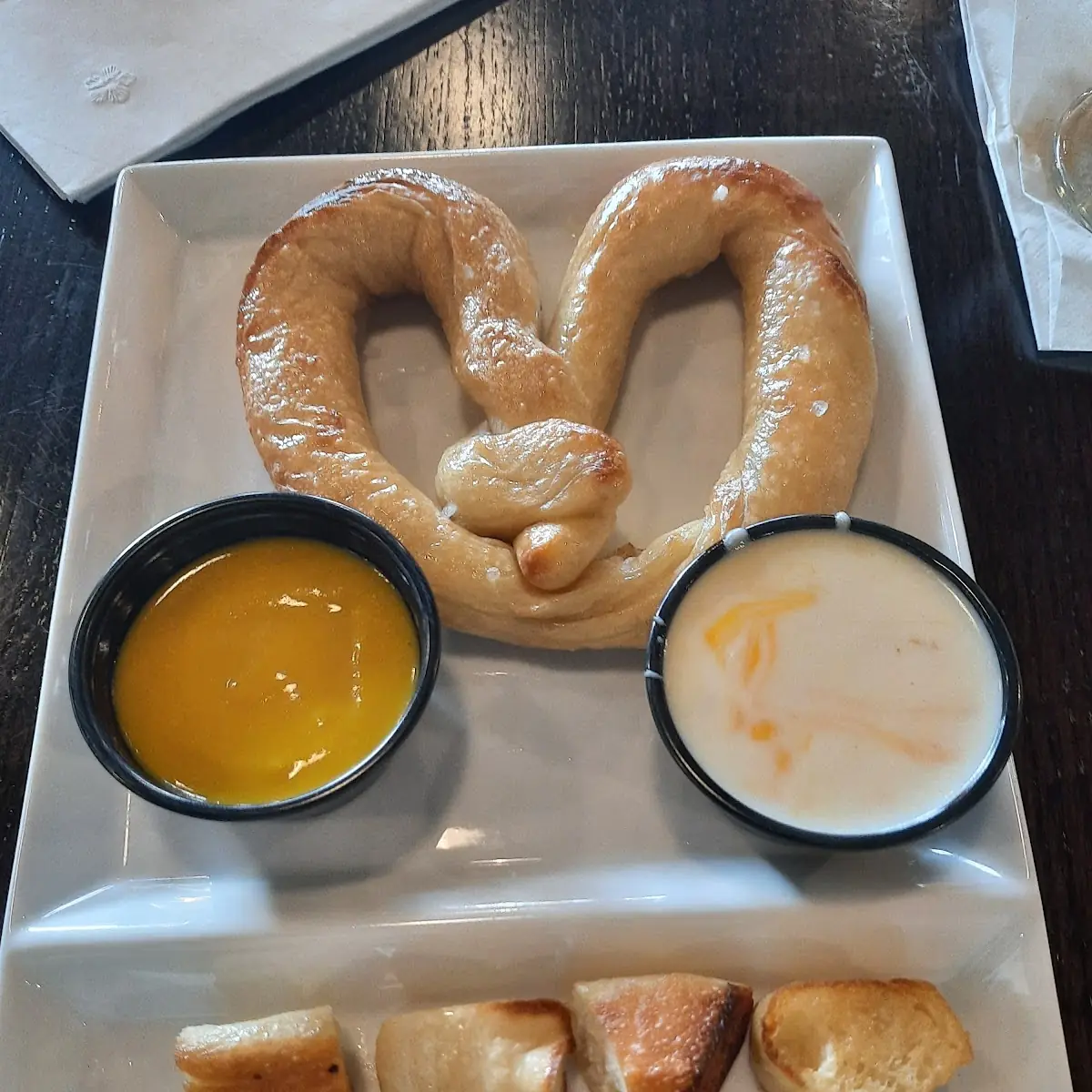 Pretzel and Beer Cheese Dipping Sauce
