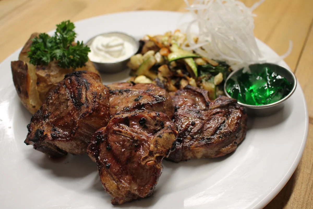 Highlights, Resto Bar Et Grill Friends Inc.