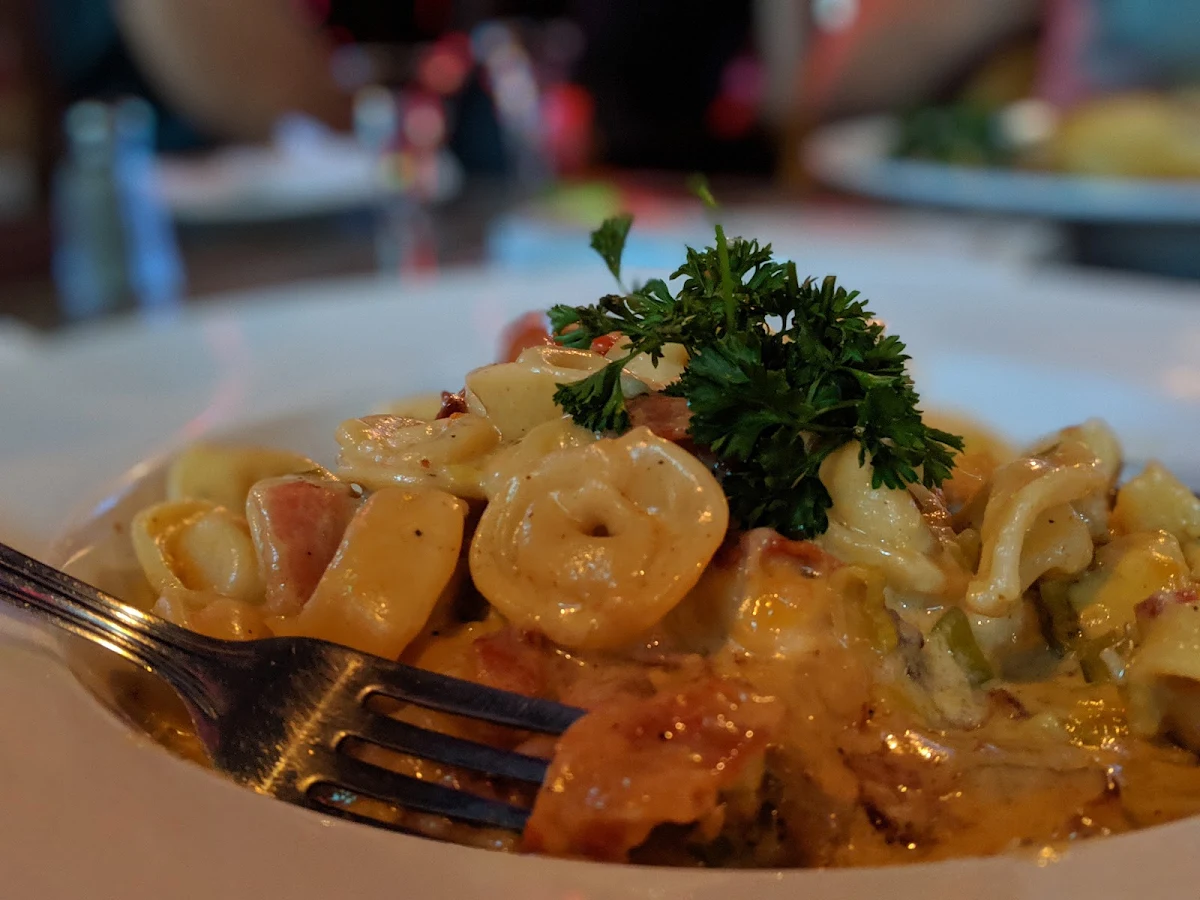 Tortolinis Carbonara, Resto Bar Et Grill Friends Inc.