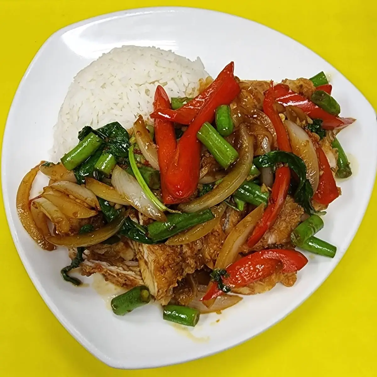 Chicken with Stir Fry Basil Sauce