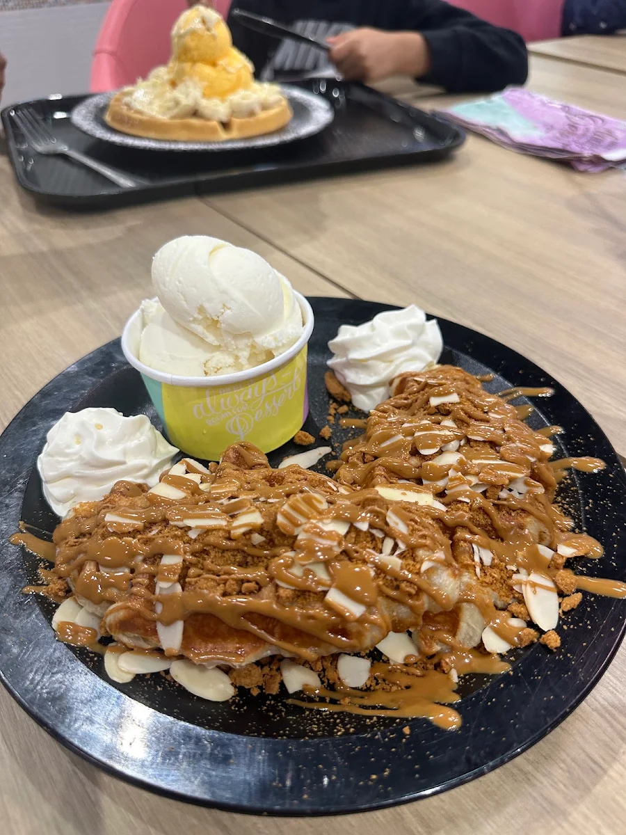 Croffles, D Spot Desserts Brampton East