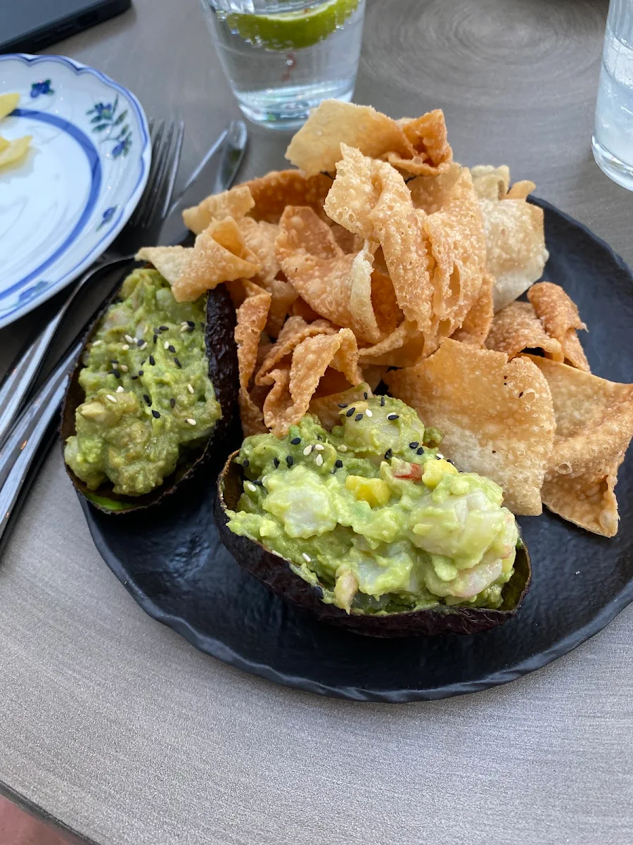 Seafood Avocado not Fresh, Confederation Lounge & Patio
