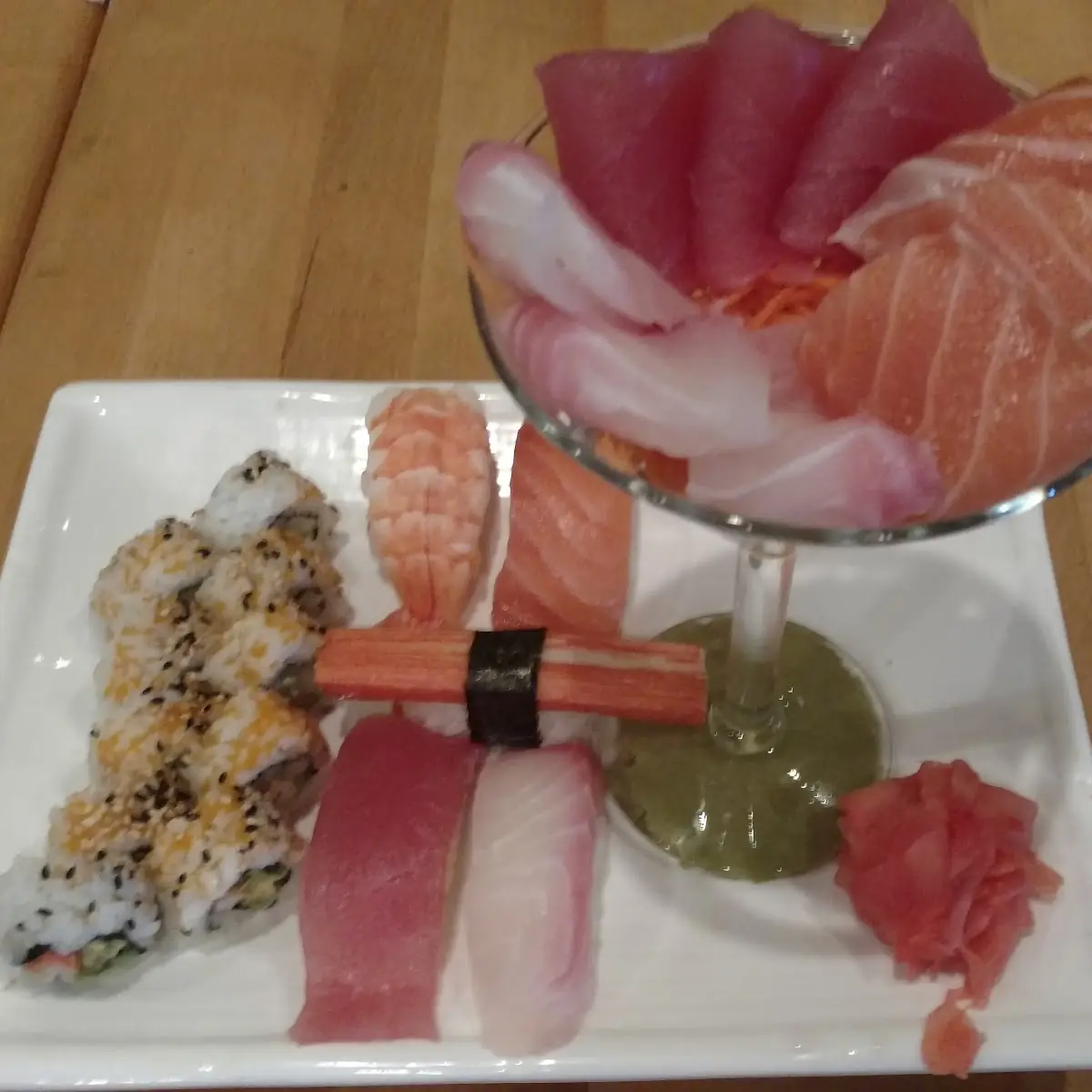 Sushi-Sashimi Dinner