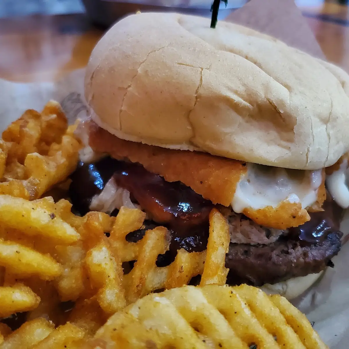 Burger with Pulled Pork