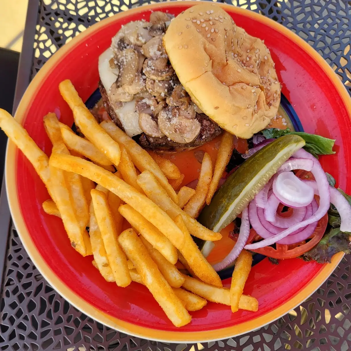 Fresh Mushroom & Swiss Burger