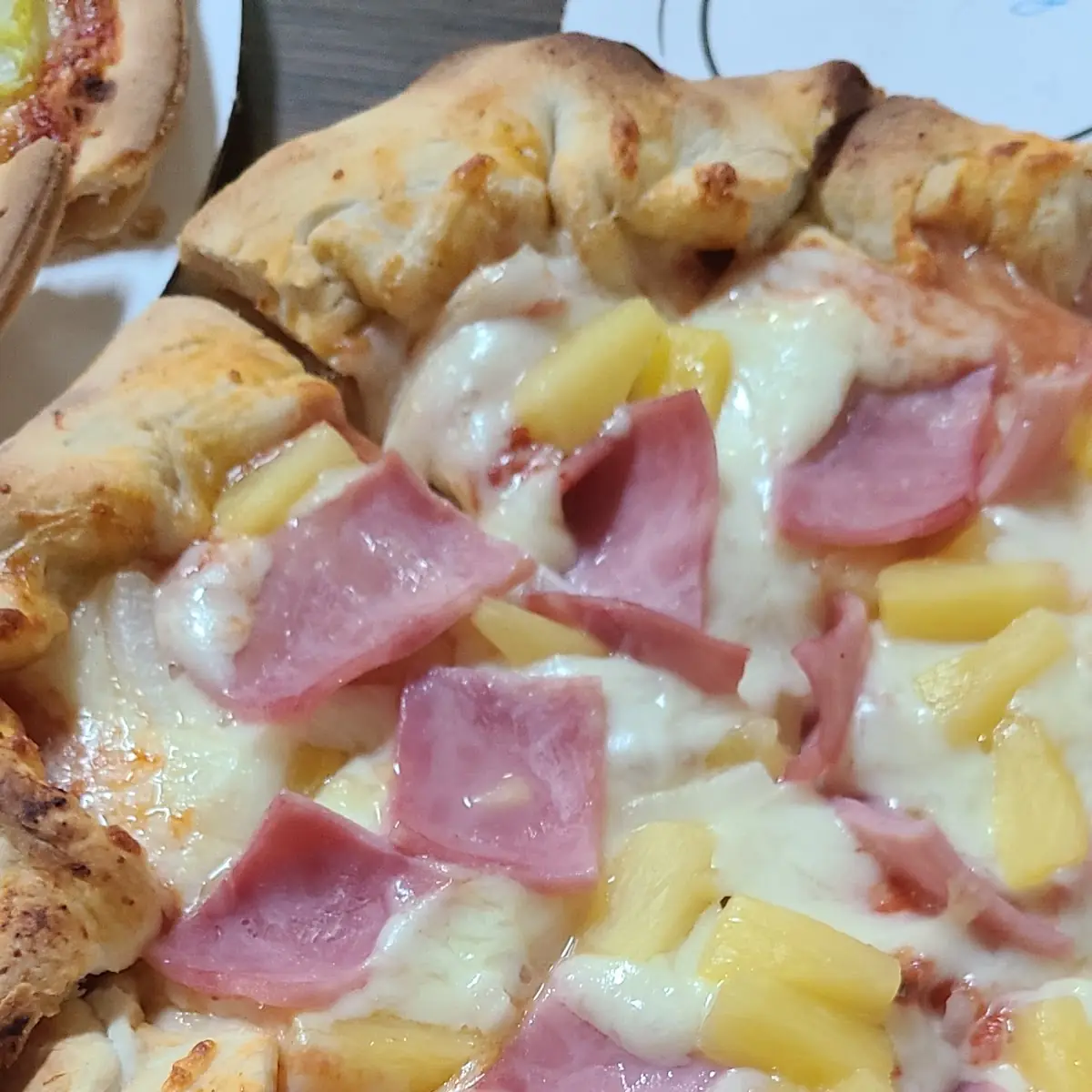 Hawaiian Pizza
