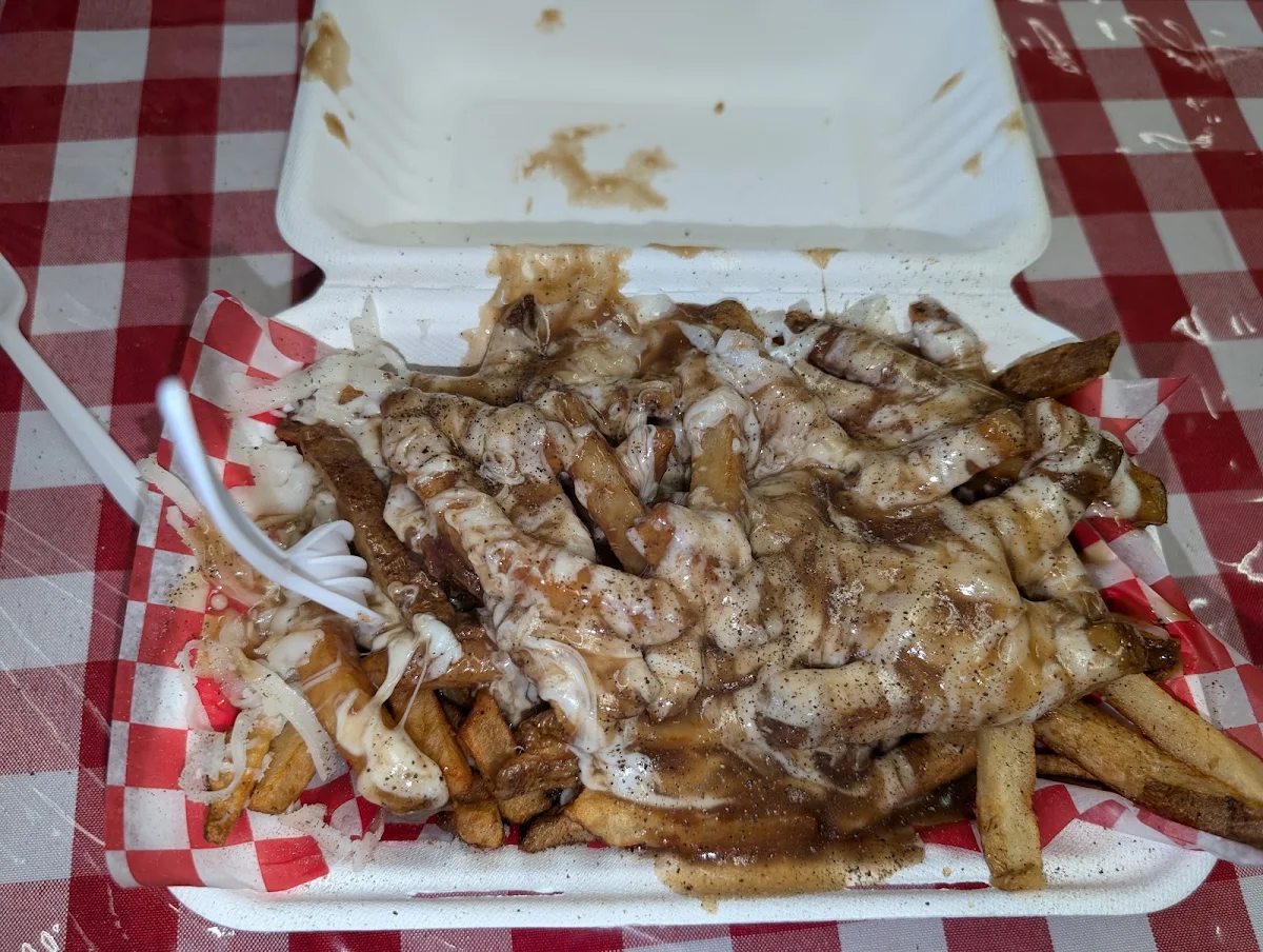 Regular Poutine, Frenchies Fries