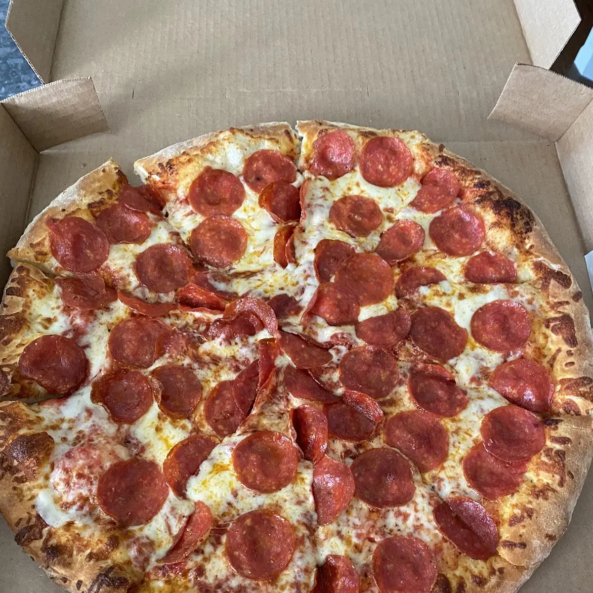 Hand Tossed Pepperoni Pizza