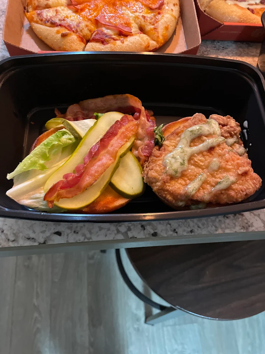 Honey Dill Chicken Burger, Boston Pizza