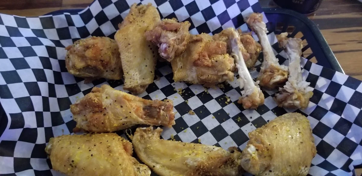 Wings with Lemon Pepper Dry Rub