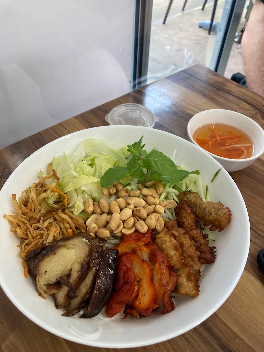 Combination Vermicelli, Tinh Lac Vietnamese Vegetarian Restaurant