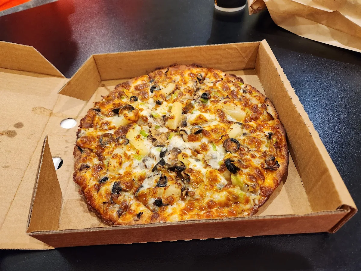 Vegetarian Pizza, Forbes Pizza House
