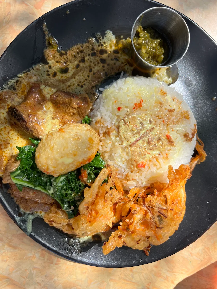 Nasi Padang Beef Rendang
