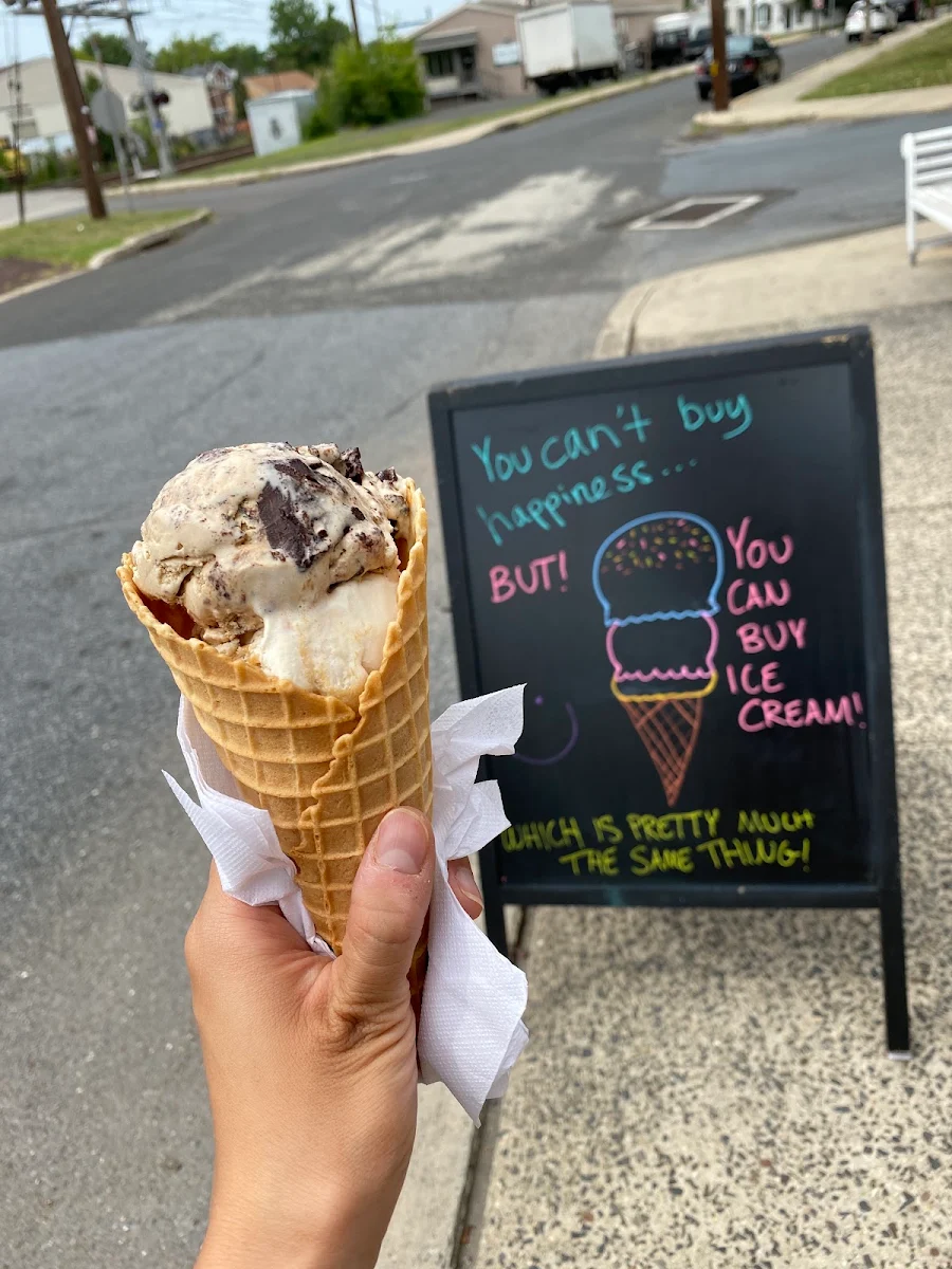 Medium Waffle Cone