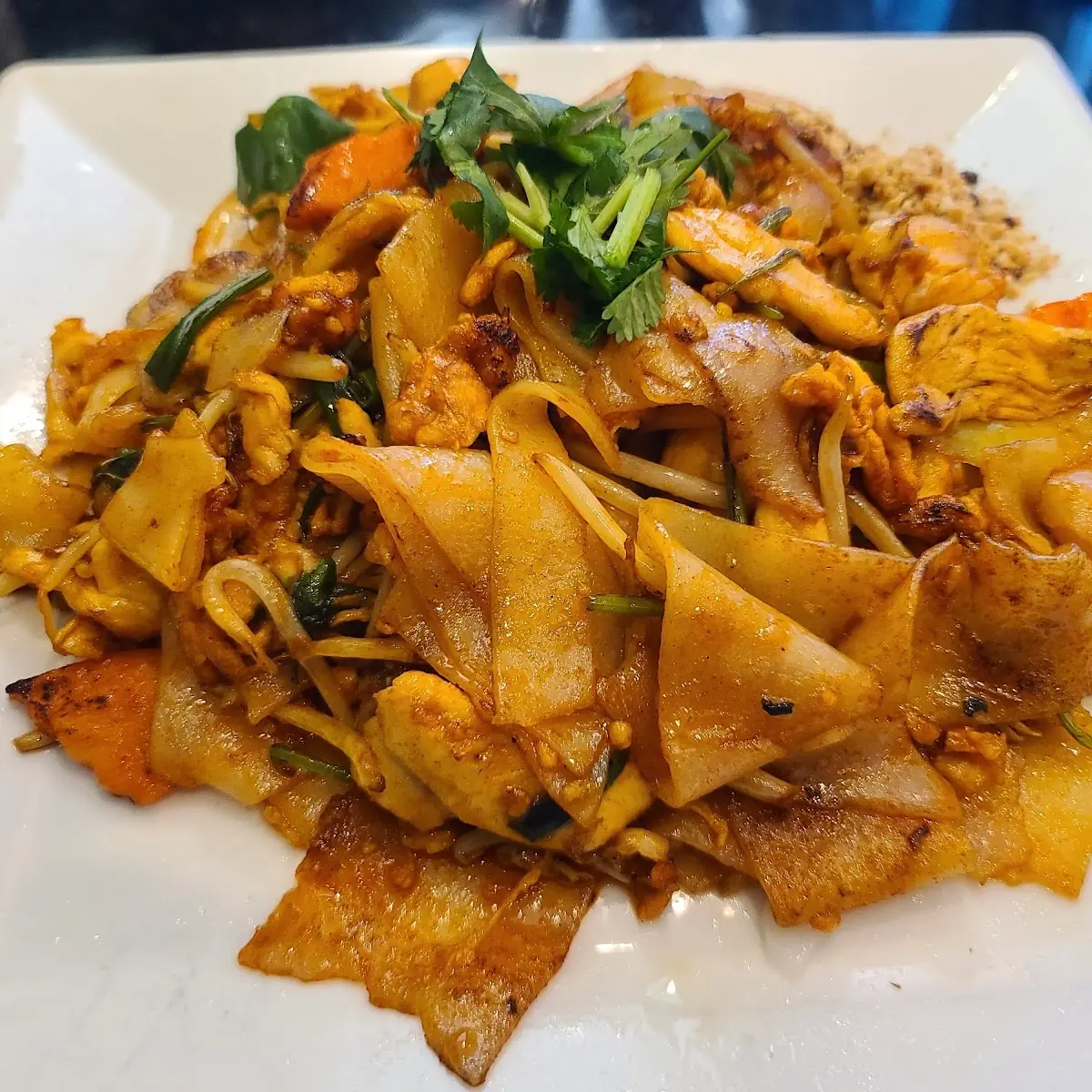 N2. Shrimp Pad Thai Flat Noodles