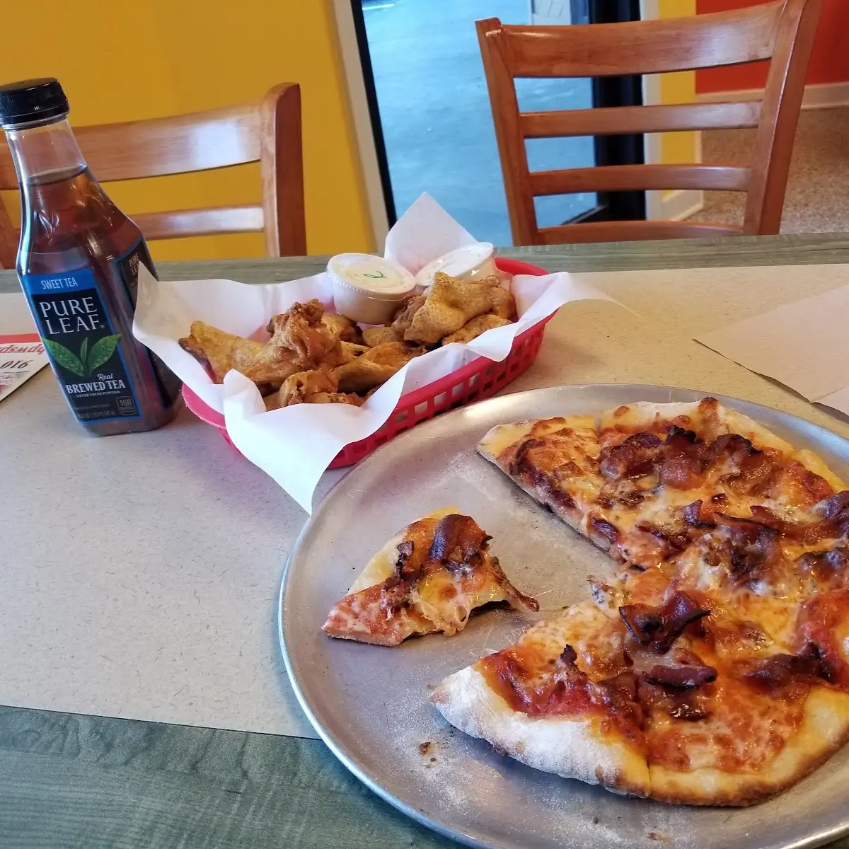 Buffalo Wings & Lunch Pizza