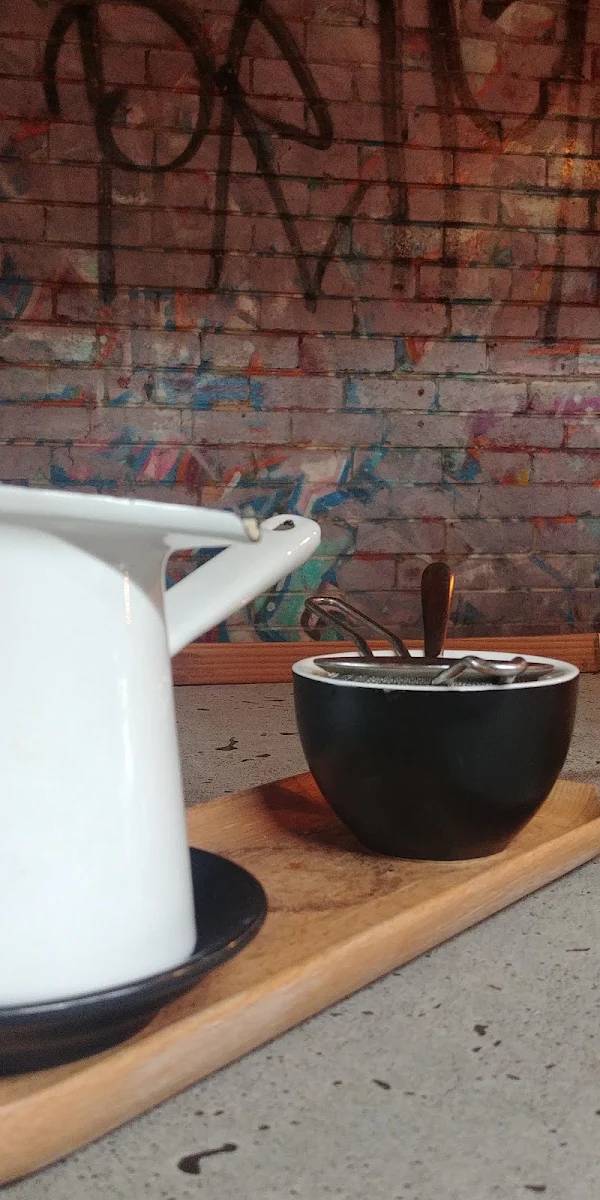 Chai Latte, Las Chicas