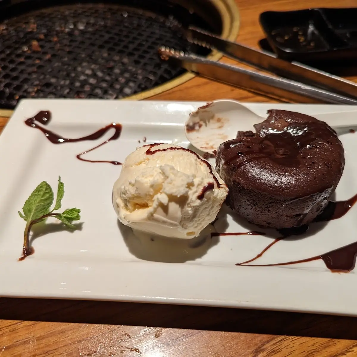 Chocolate Lava Cake w Ice Cream