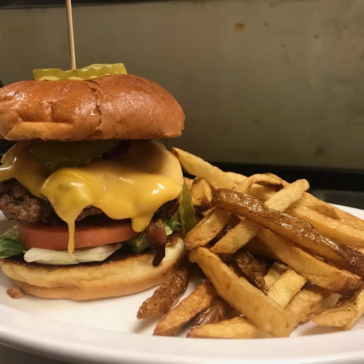 Tavern Cheese Burger