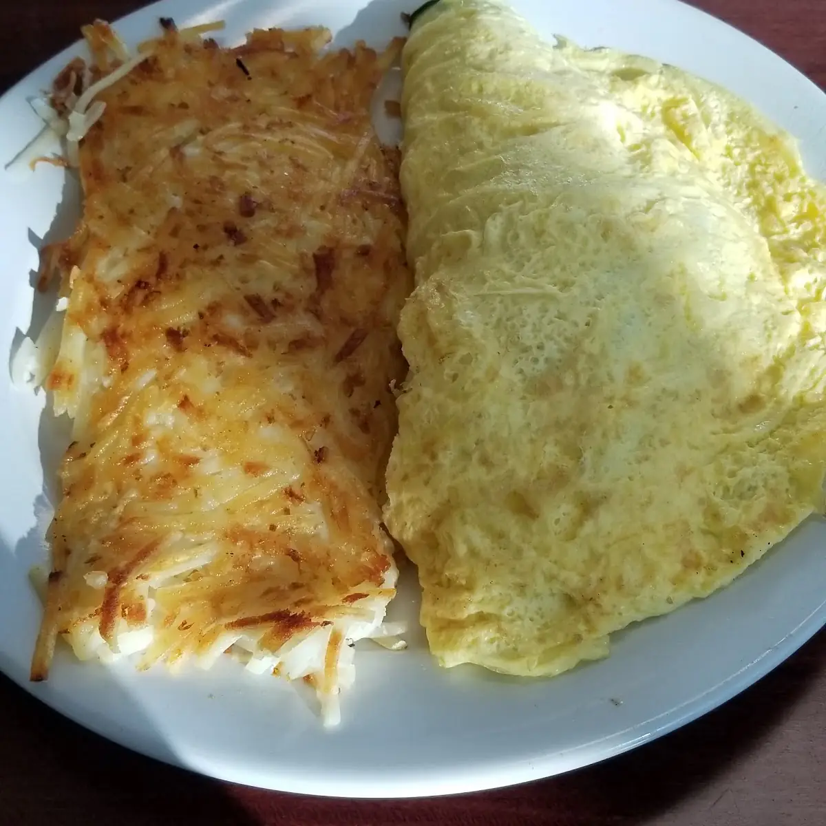 Veggie Omelet with Hashbrowns