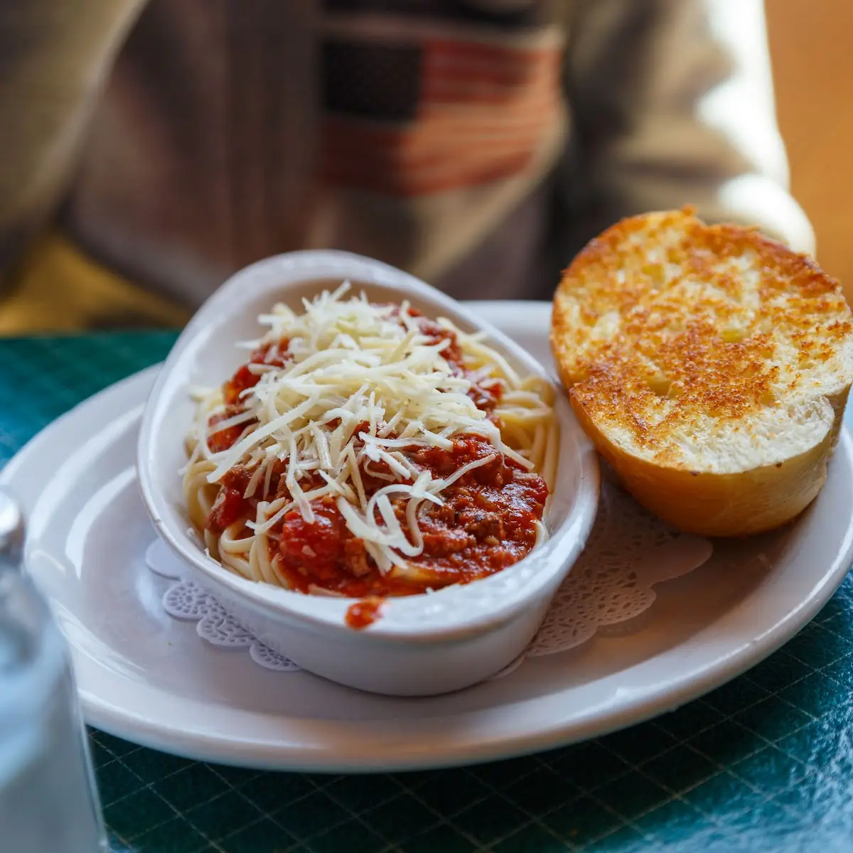 Spaghetti with Garlic Bread