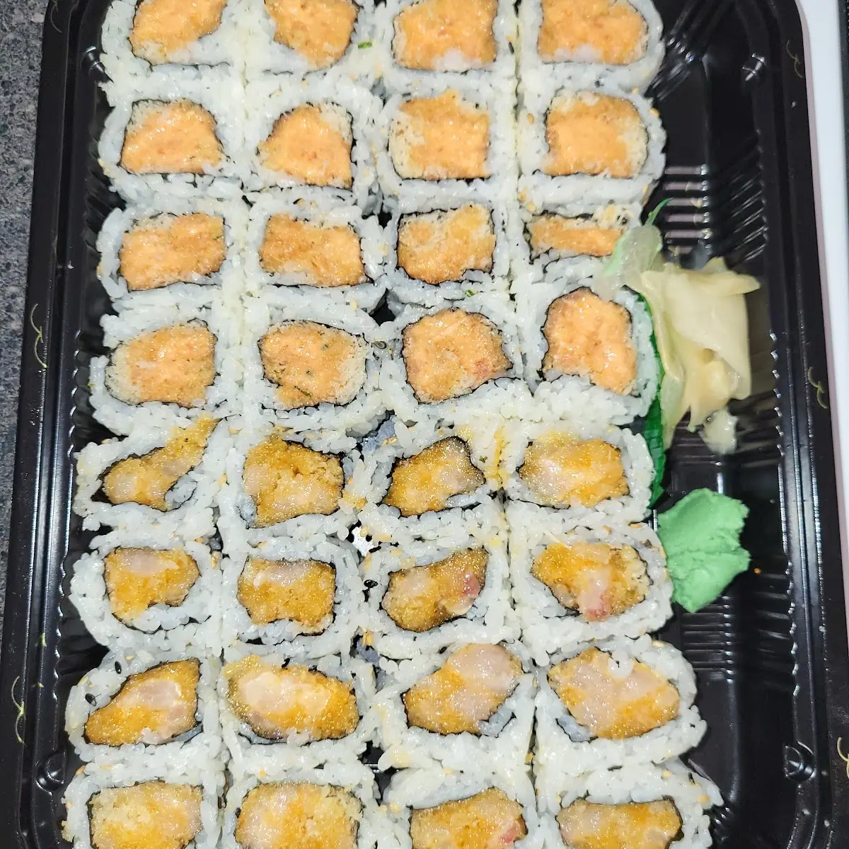 Spicy Tuna Avocado Sushi