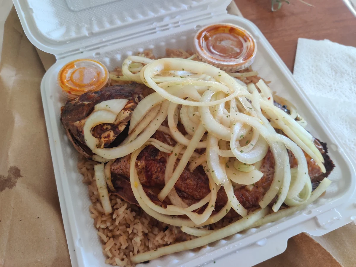 Grilled Fish with Pilau Rice, Meme traiteur Restaurant