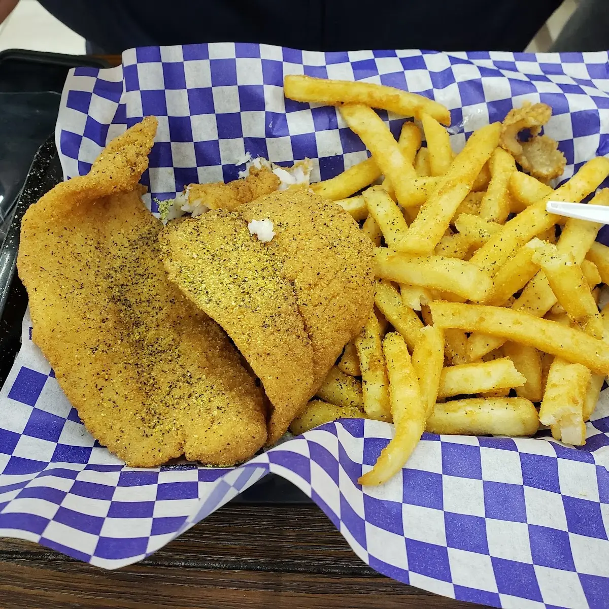 Catfish Fillet & Fries