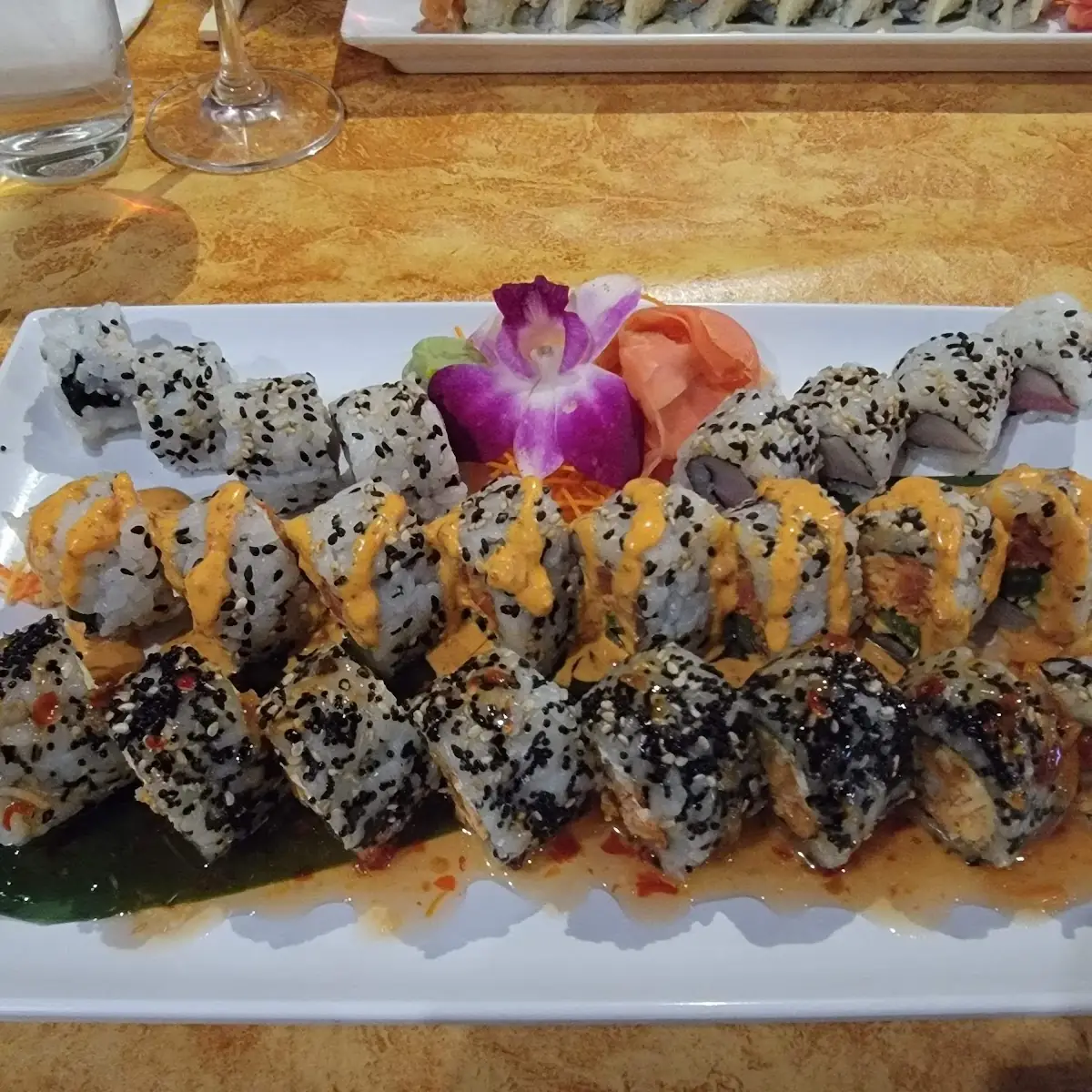 Volcano Roll Soulisas Roll Yellowtail Roll
