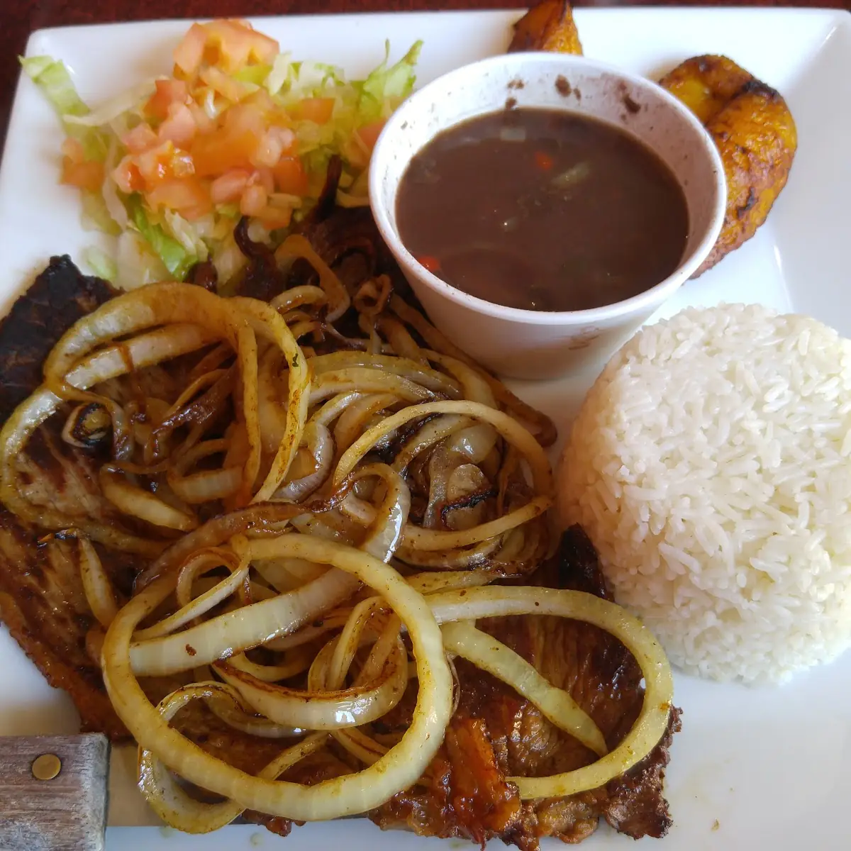 Bistec Encebollado