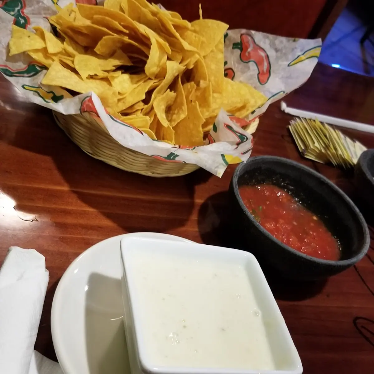Chips Salsa & White Sauce