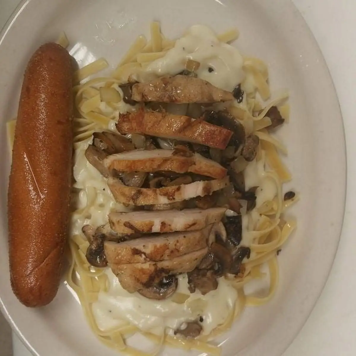 Mon Chicken Fettuccine Alfredo