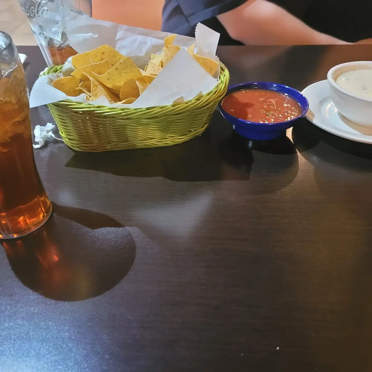 Chips Salsa Queso