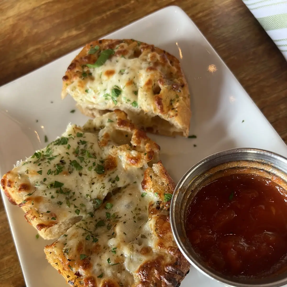 Cheesy Garlic Bread with Marinara