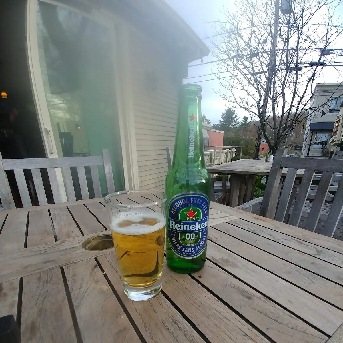 Bière Sans Alcool, Auberge Ayer's Cliff