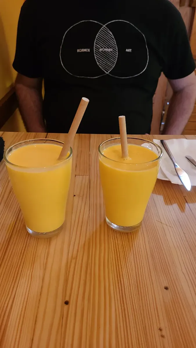 Mango Lassi, Curry Twist