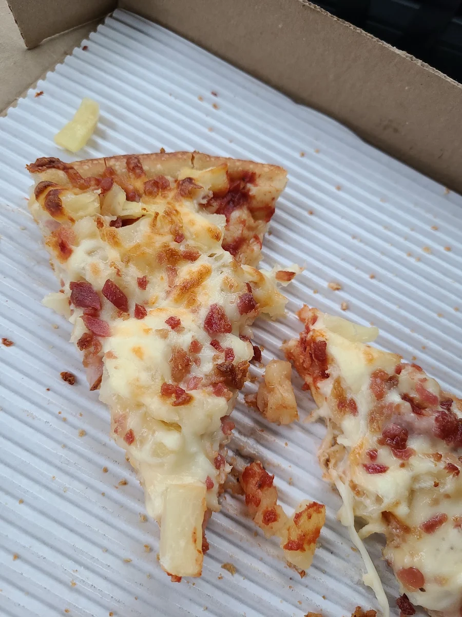 Hawaiian Deluxe Pizza