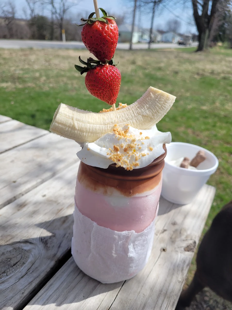 Banana Split Milkshake