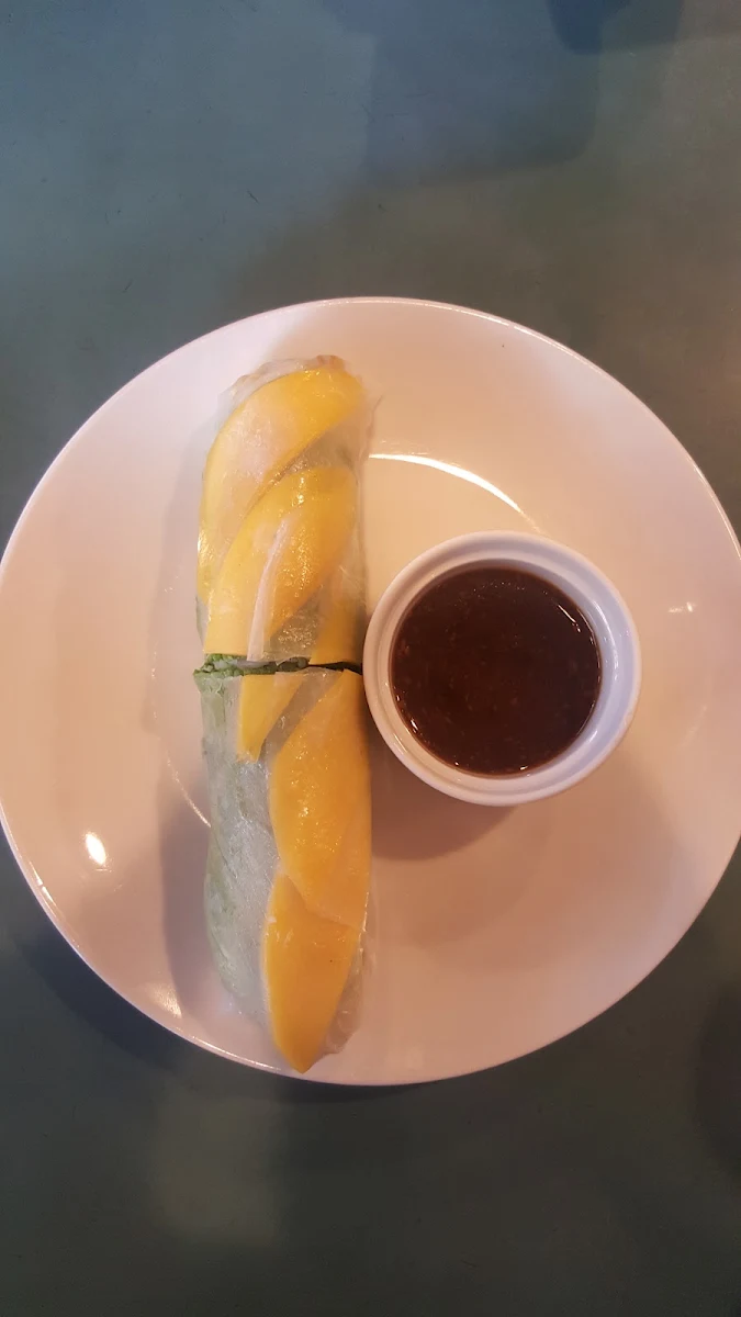 Mango Basil Salad Roll