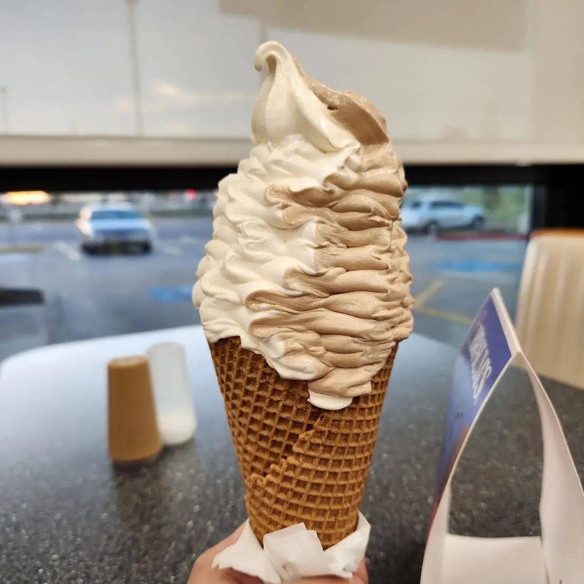 Braum's Frozen Yogurt Twist Vanilla and Chocolate