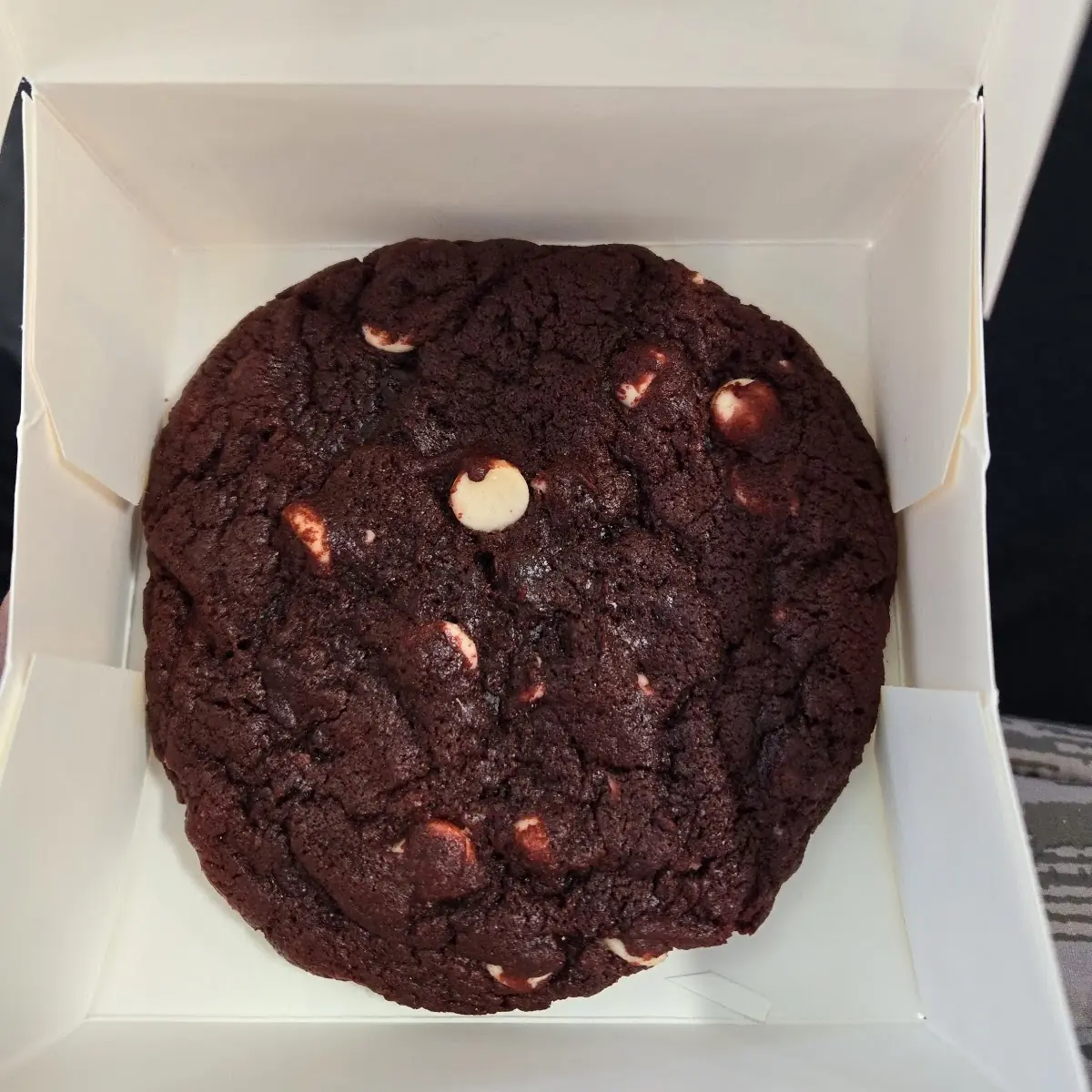 Red Velvet White Chip