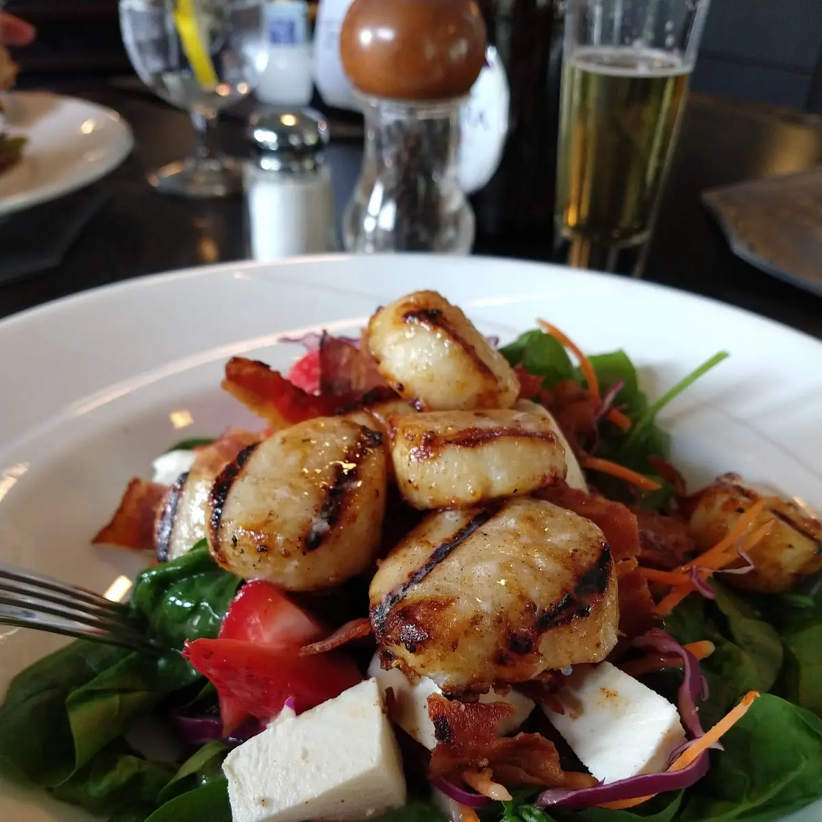 Scallops Crispy Bacon & Strawberry Salad