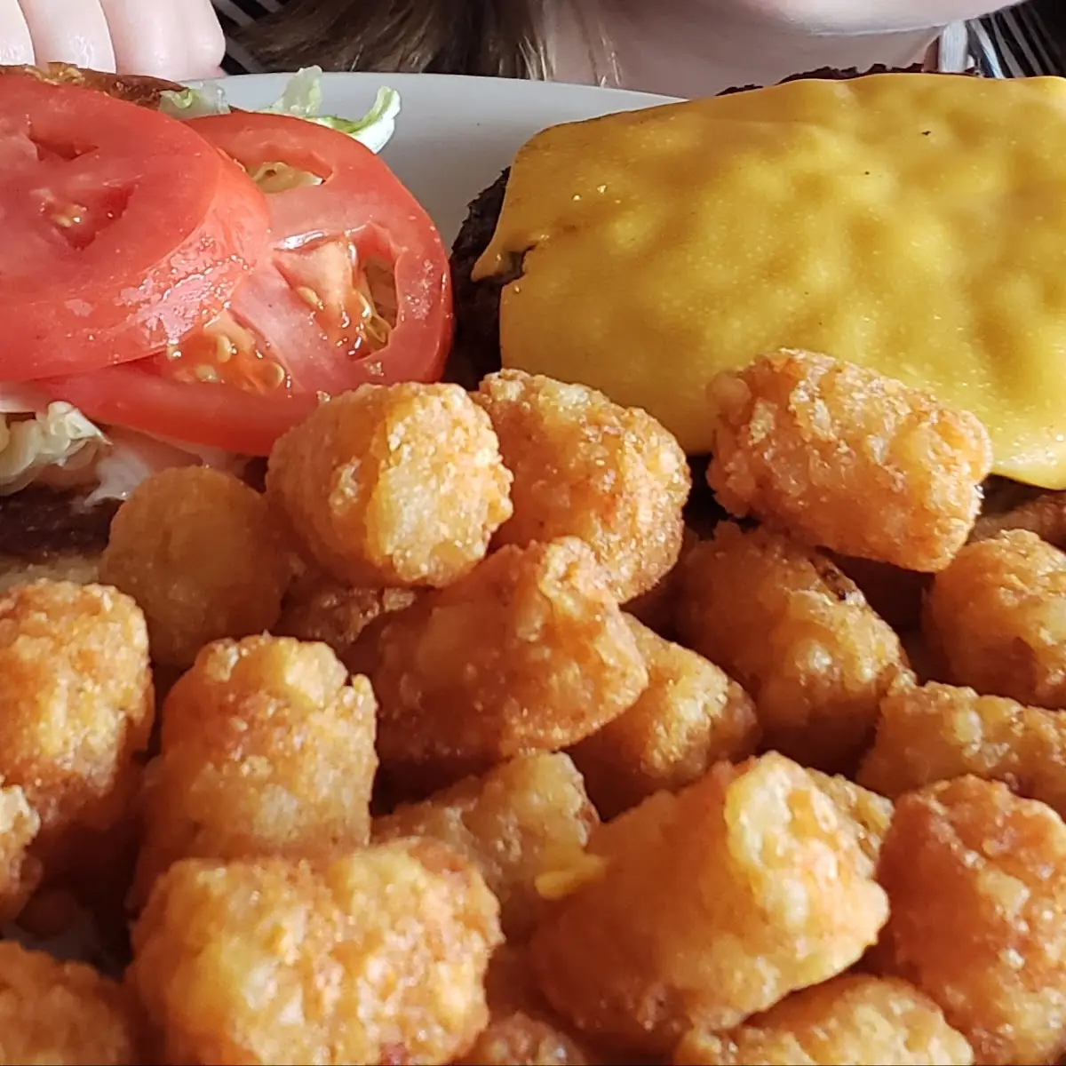 Kids Cheeseburger with Tots