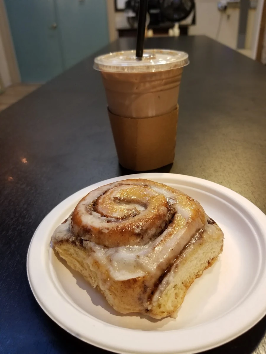 Cinnamon Roll with Almond