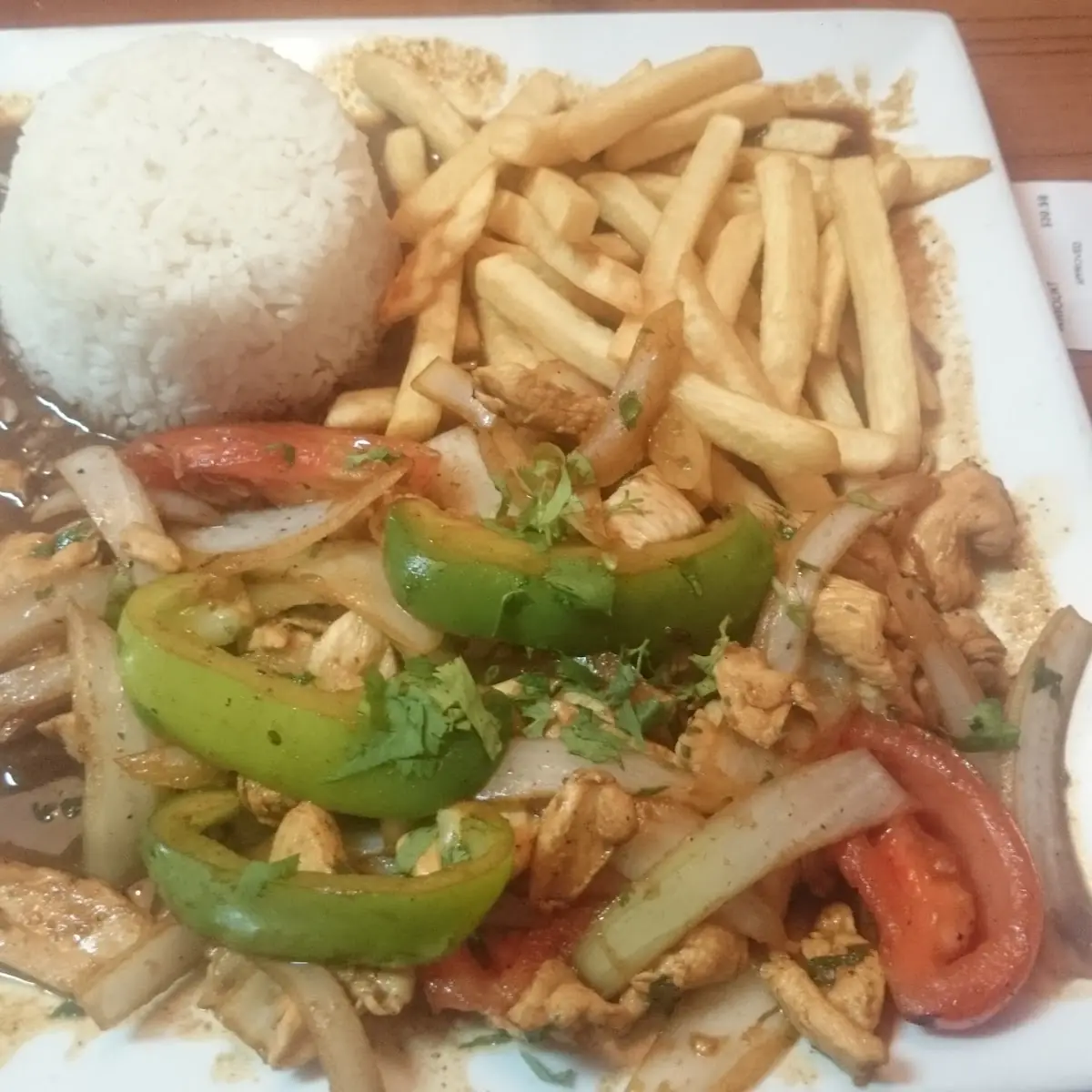 Pollo Saltado