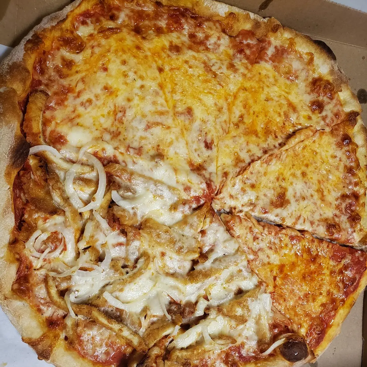 Breaded Chicken N Onion Cheese Pizza