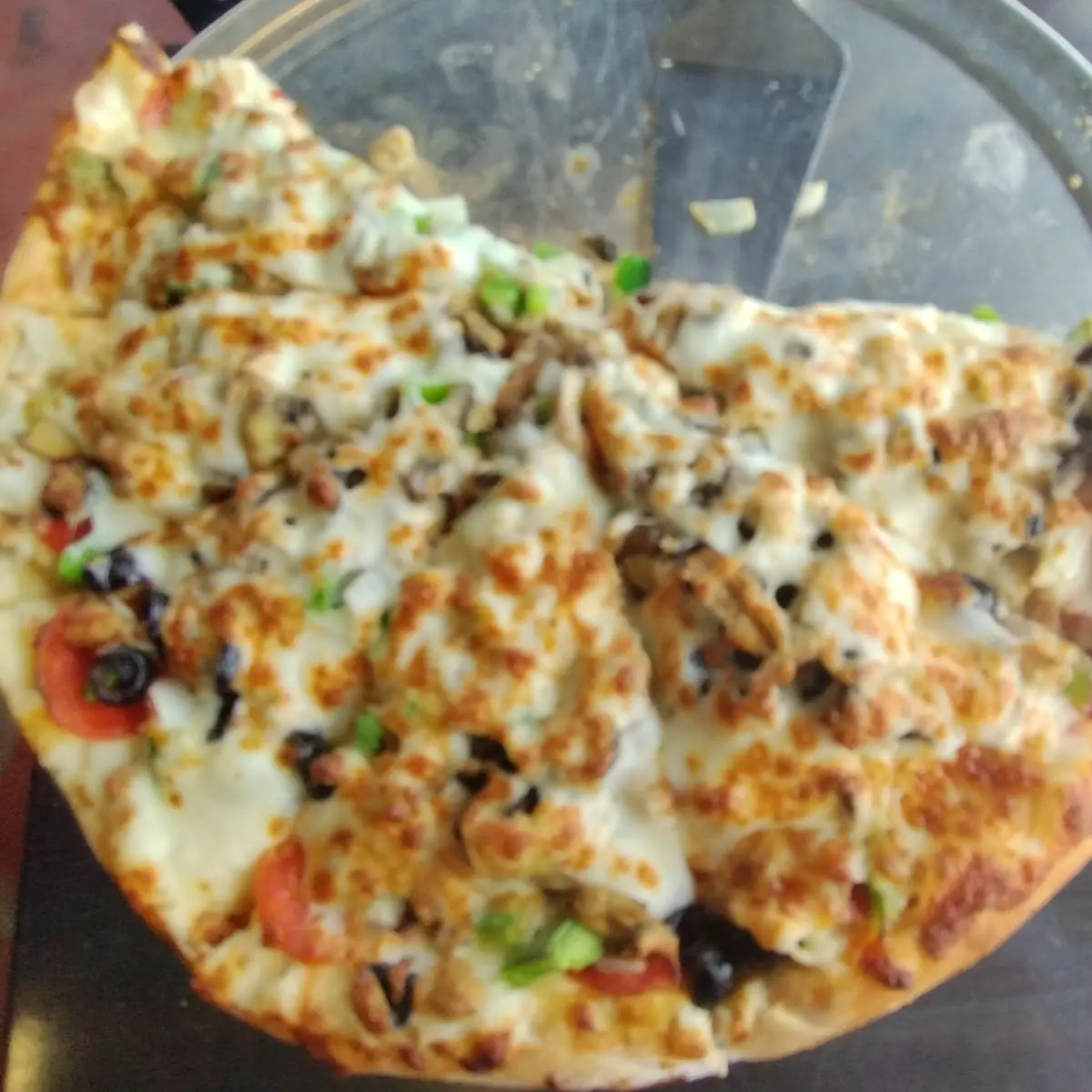 Supreme Pizza w Cheese Sauce