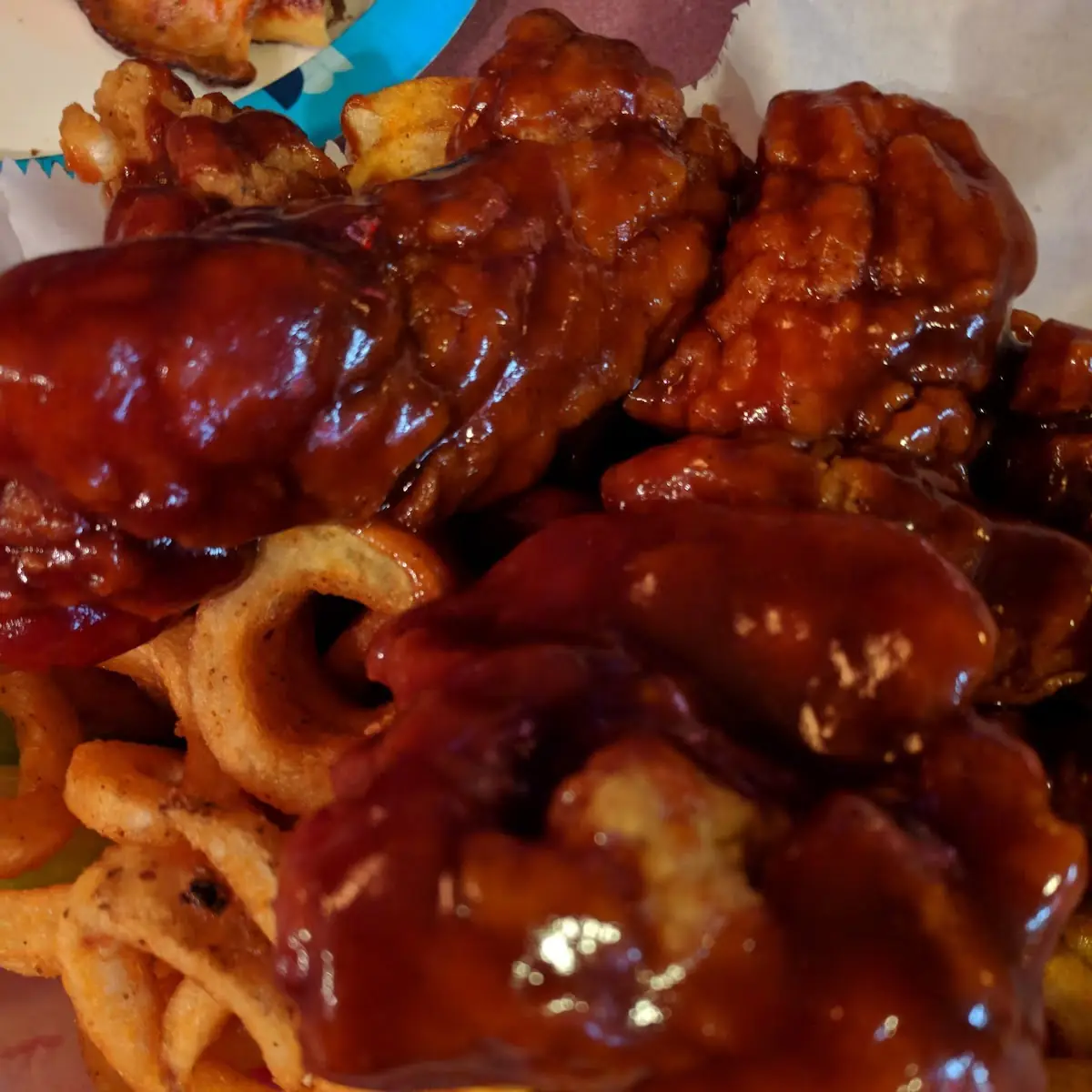Boneless Wings and Fries