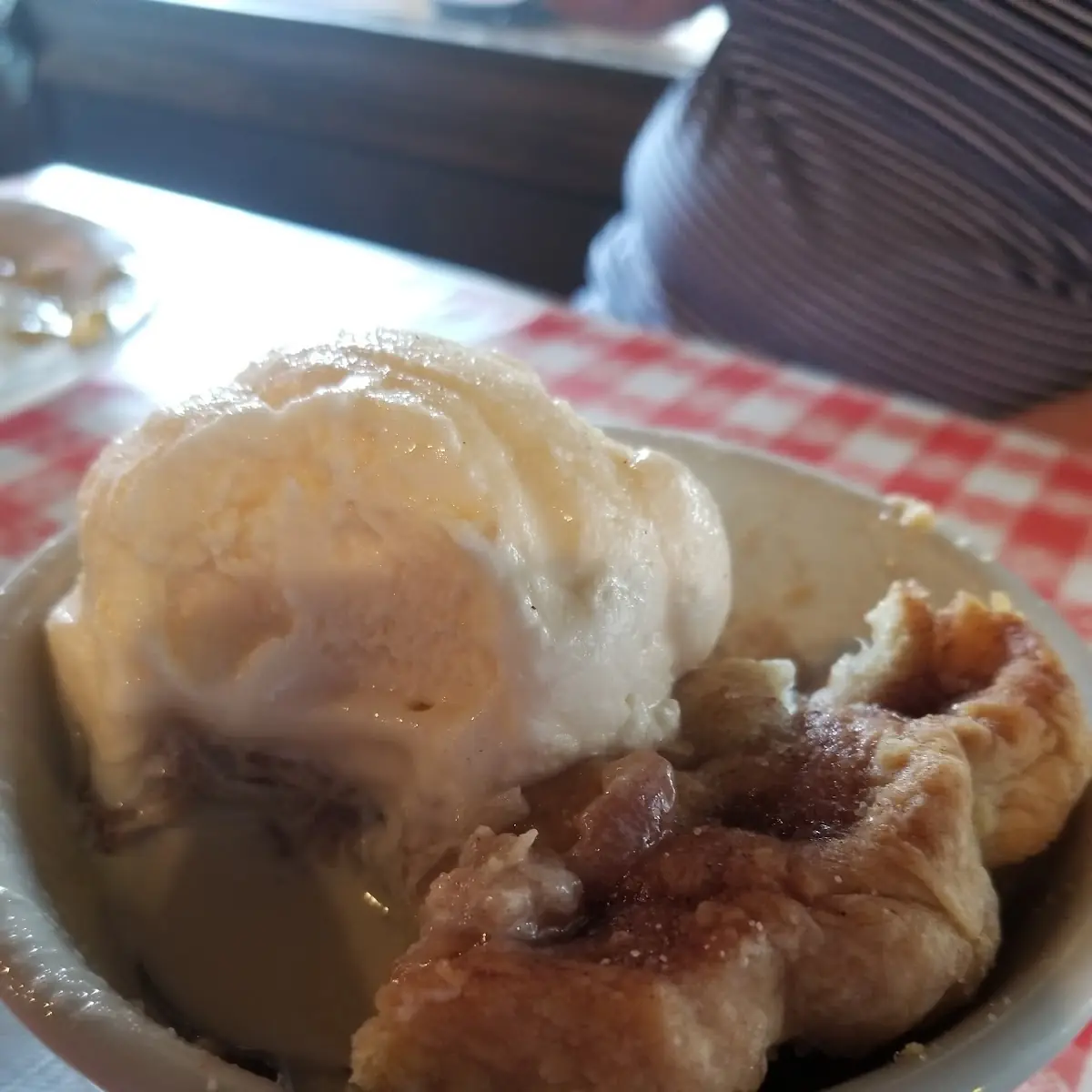 Apple Pie Ala Mode