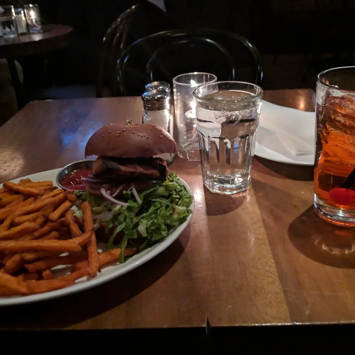 Salmon Burger w Shirley Temple